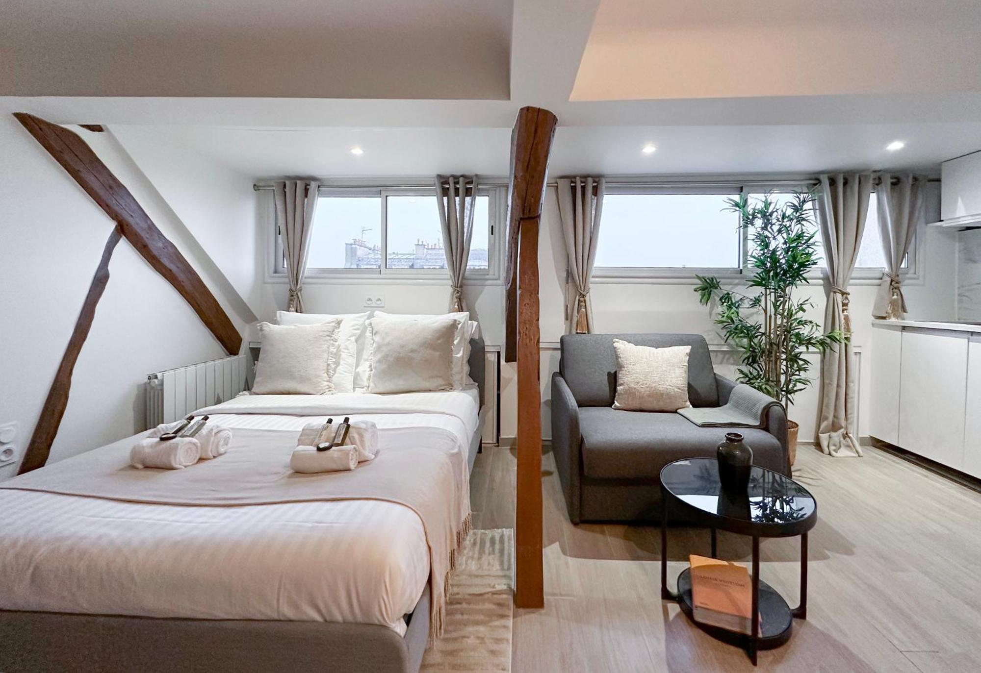 Brand New Near La Madeleine ! Apartment